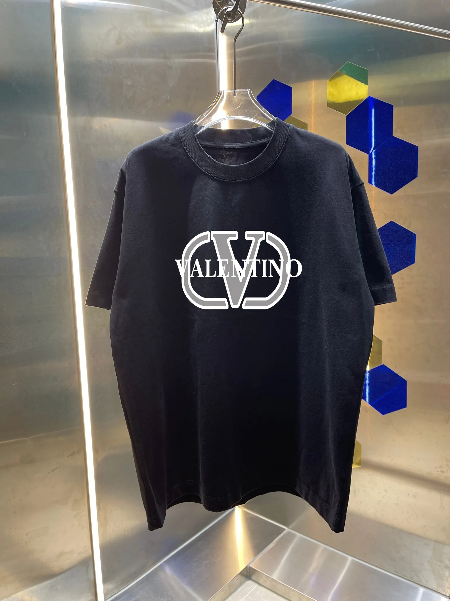 VALENTIN* 2026 Spring and Summer New Arrival Washed and worn 320g round neck short-sleeved tee Men's and women's Same Style Loose version Hang tag Collar label Washed mark Complete with three labels Color: Washed black Washed white Washed gray Washed green Washed red Size: S M L XL XXL